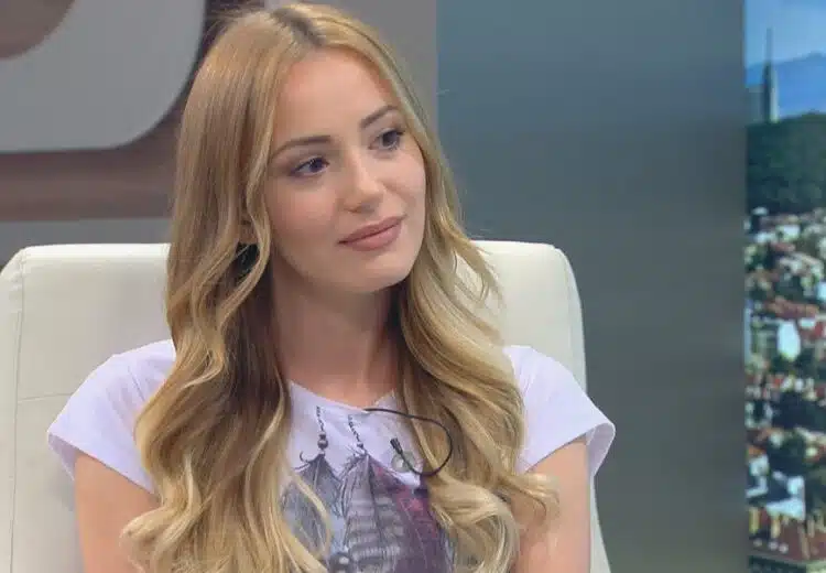 Красивата водеща Марина Кискинова с нова любов 1