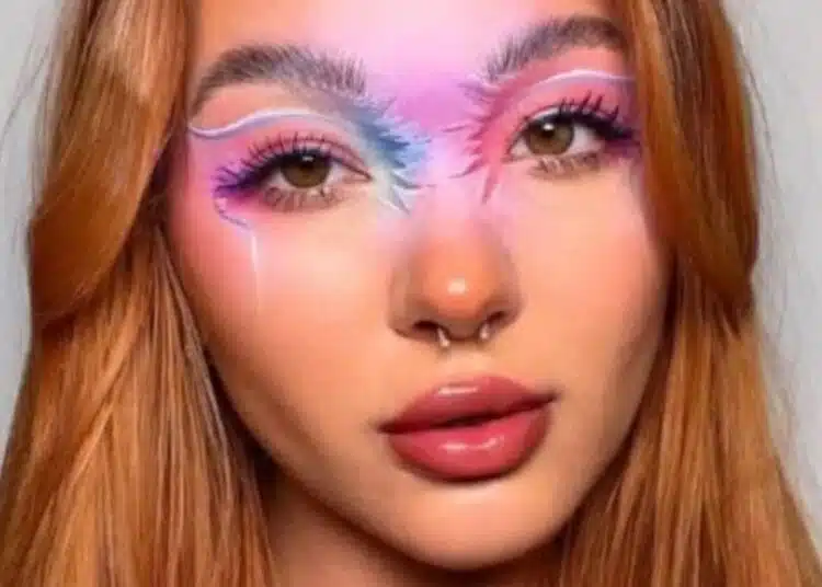Нова тенденция в грима от TikTok: "обичайте бръчките си" (Снимки) 1
