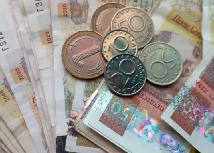 Синдикатите направиха изчисления и ги обявиха публично: Нужни са 2653 лева на тричленно семейство за месец, за да да живее нормално 1