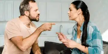 7 скрити предупредителни знака, на които да обърнете внимание по време на първия конфликт в двойка 3
