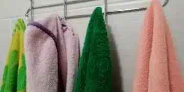 Защо не трябва да сушите кърпи на радиатор: хитрите домакини никога не го правят 15