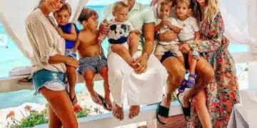 Прекараха 8 години заедно, родиха им се четири деца и се разделиха, а днес отново са семейство! 6