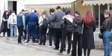 У нас заради грешни оценки, които не се коригират абитуриентка иска ВАС да отмени наредбата за матурите 1