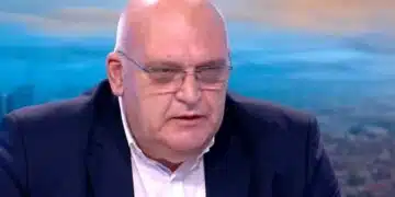 Шефът на лекарския съюз с предложение към пациентите: да потвърждават с есемес, че са били на прегледи и какво са взели от аптеката 7