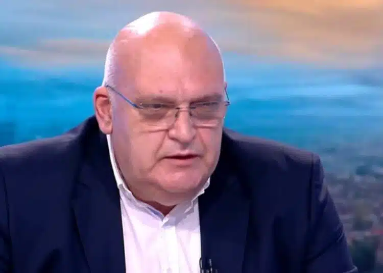 Шефът на лекарския съюз с предложение към пациентите: да потвърждават с есемес, че са били на прегледи и какво са взели от аптеката 1