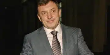 След толкова време и опити все още не могат да разкодират телефона на покойния бизнесмен Алексей Петров 5