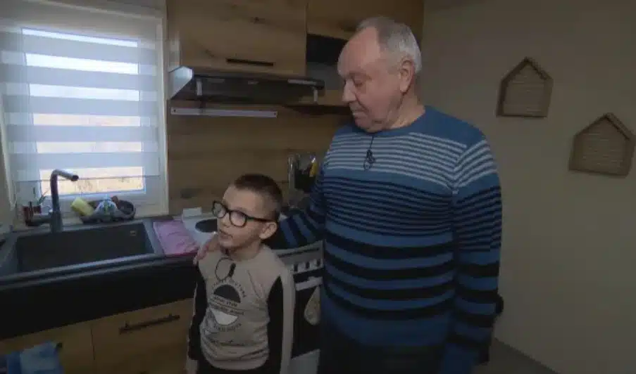 Трогнаха България: 8-годишният Марти и дядо му Пламен какво се случва с тях след предаването „Бригада нов дом“? 1
