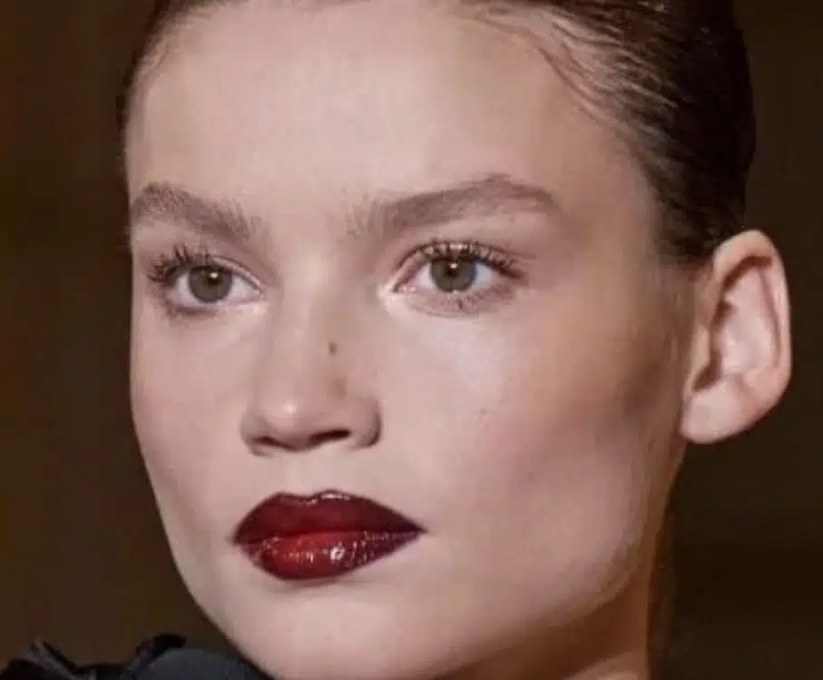 И черешката на тортата! Модерният нюанс на червилото Cherry gloss подхожда на всички (Снимки) 3