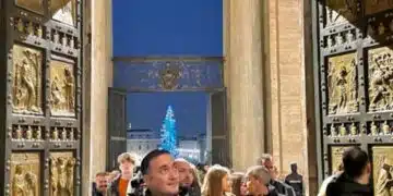 Това са Светите Врати, през които всеки, който иска ново начало в живота си следва да премине, за да се случи чудото! 4