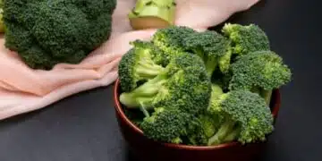 Три прости съставки, които ще превърнат нелюбимите броколи във вкусни 6