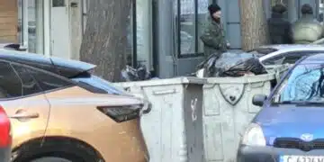 Нека да помогнем на дядо Стефан, бивш счетоводител, който сега оцелява с добрина и скромност 4
