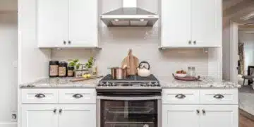 5 убедителни причини, поради които трябва да се откажете от горните кухненски шкафове 1
