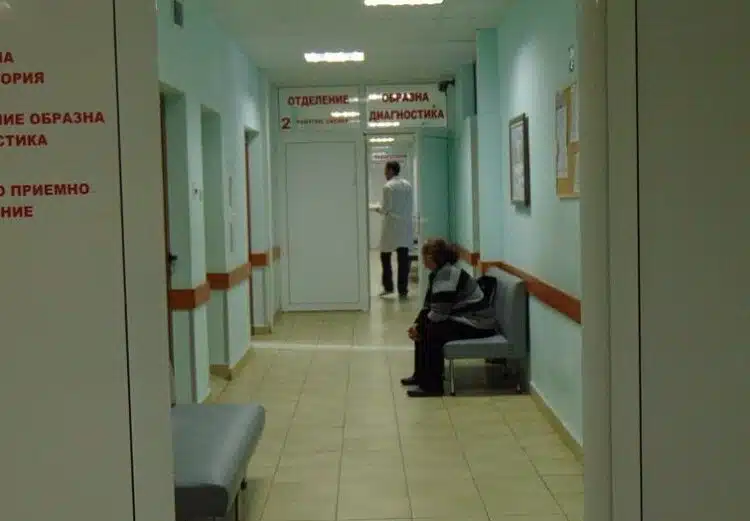 Родителите на 2 годишно детенце с потресаващ разказ за това как лекари са срязали грешния му крак в наша болница 1