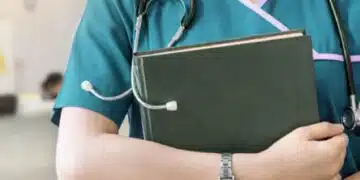 У нас предлагат ученето за медицинска сестра да стане безплатно 2