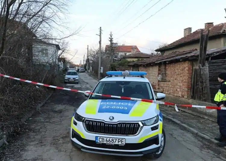 Разследват дали има и други съпричастни към деянието във Вакарел 1