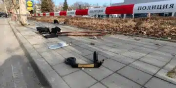 Първа снимка на жената, която бе блъсната на тротоар в Русе и за която се моли цяла България 1