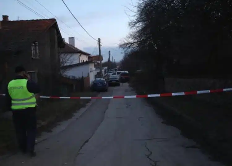 Проговори близък на семейството от село Вакарел, в което се разигра кървавата трагедия: Взимахме ги за пример, даже не се караха 1