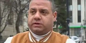 В защита на учител от гимназия "Христо Ботев" родители излязоха на протест 10