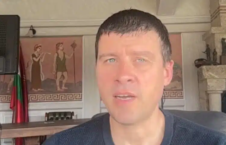 Ивелин Михайлов от „Величие“ в ефира на БТВ: предложиха ми подкуп посланици на Пеевски и Борисов 1 Ивелин Михайлов от „Величие“ в ефира на БТВ: предложиха ми подкуп посланици на Пеевски и Борисов 1