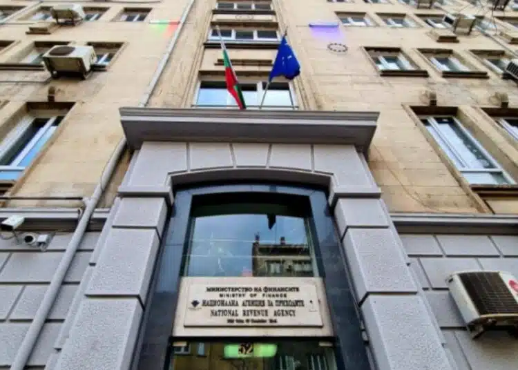 Най-изрядните у нас се оказаха 90 000 българи 1