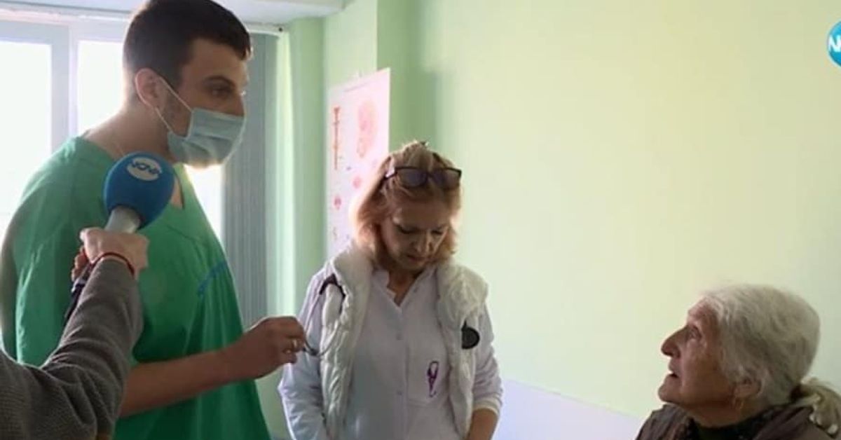 В „Съдебен спор“ ставаме свидетели на пореден скандал – обвиниха лекар в източване на Здравната каса у нас Журналист интервюира лекар в маска, докато докторка преглежда възрастна пациентка.