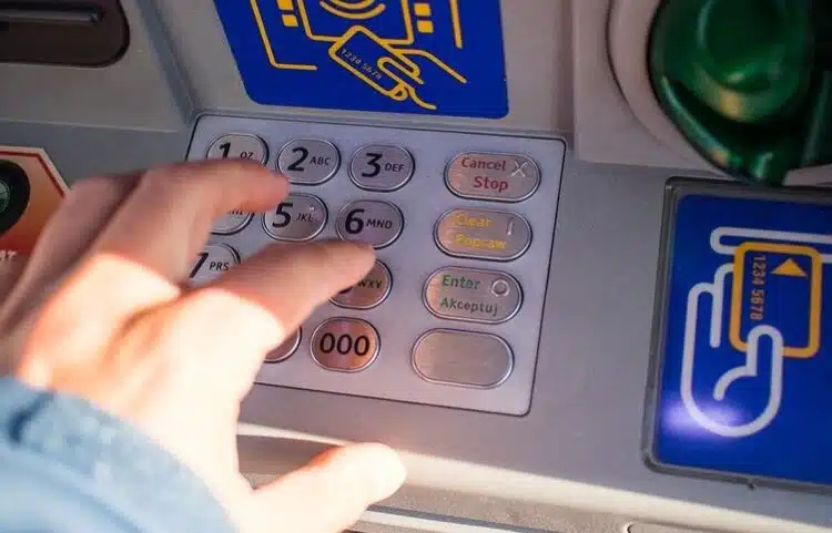 След спорове продължили 6 часа, приеха новите пенсии и минималната заплата и тавана за осигуровките 1