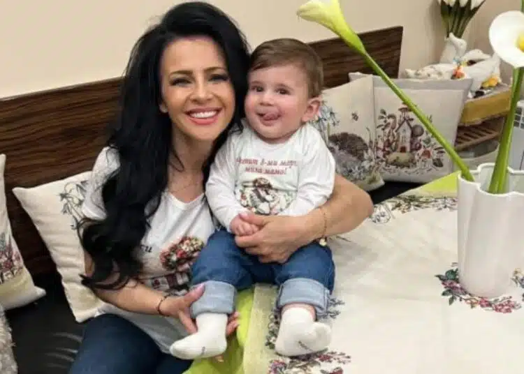 10 месеца след раждането, обичаната 51-годишна Роси Пейчева показа бебето 1