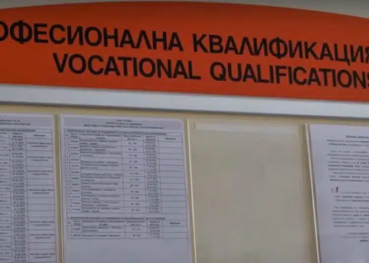 Данни сочат, че хора получават обезщетения, заради това че са в бюрото по труда, а работят в сивата икономика без договори 1