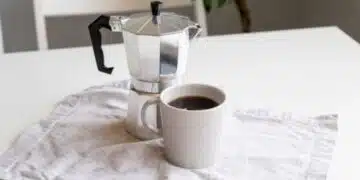 Не веднага след събуждане. Посочено е времето, когато трябва да пиете сутрешно кафе 13