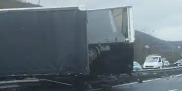 От последните минути! На автомагистрала Тракия стана ПТП с камион! 11
