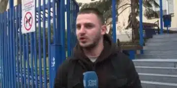 Пълен абсурд! По време на часовете в училище непълнолетни си правят "лайфове" в TikTok 1