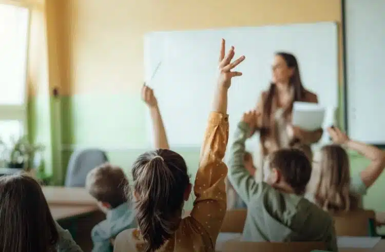 Природни науки: Защо има недостиг на учители? 1