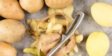 Не изхвърляйте картофените обелки! 5 домашни употреби, които ще харесате 8
