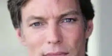 Тъжна вест: отиде си известният актьор Ричард Чембърлейн 14