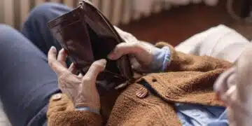 Коледни добавки към пенсиите за 2025 година се обсъждат – какви са възможностите? 3