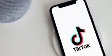 Албания взе решение да блокира достъпа до платформата „Тикток“ за период от година – съдържанието опасно за децата 13