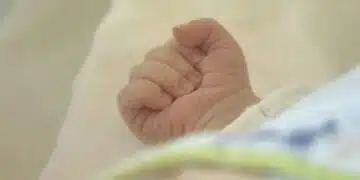 Чудо! Възрастна жена роди десетото си дете 8