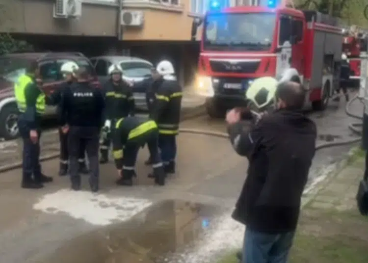 Огнен ад в къща, находяща се в центъра на Монтана – пожарът причини огромни щети ВИДЕО 1