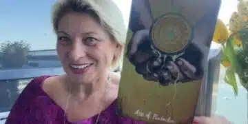 Анджела Пърл нарече знака, който очаква шоудауни през май - пестете силата си 4