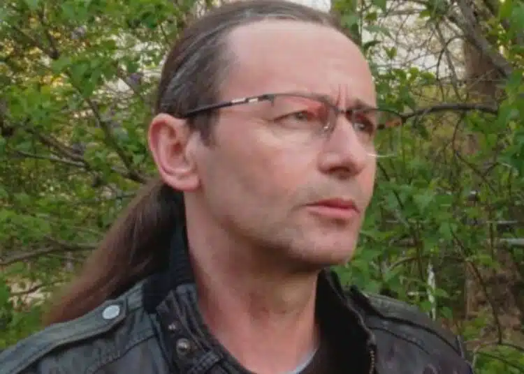 Ето кой е авторът на песента в памет на покойната Сияна, която разчувства всички на протеста в Телиш 1 Ето кой е авторът на песента в памет на покойната Сияна, която разчувства всички на протеста в Телиш 1