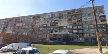 От последните часове! Огромна трагедия в Перник! Мъж загина след падане от висок етаж на жилищен блок 11