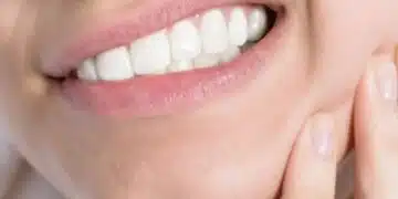 Поради каква причина щрака челюстта на човек? 1