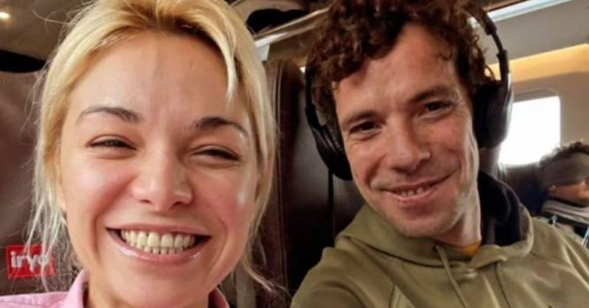 Раздялата на Явор Бахаров и Рая Пеева е измислица на жълтата преса, двамата са заедно Усмихната двойка пътува с влак Iryo и си прави селфи