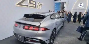 За първи път в Европа показаха луксозната китайска Denza Z9 1