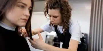 5 признака, че фризьорът не е подходящ за вас: бягайте, преди да е станало твърде късно 1