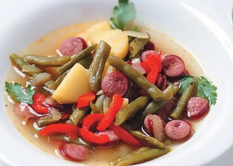 Зеленчукова супа с ловджийски наденички: Уникален вкус и лесно приготвяне 1