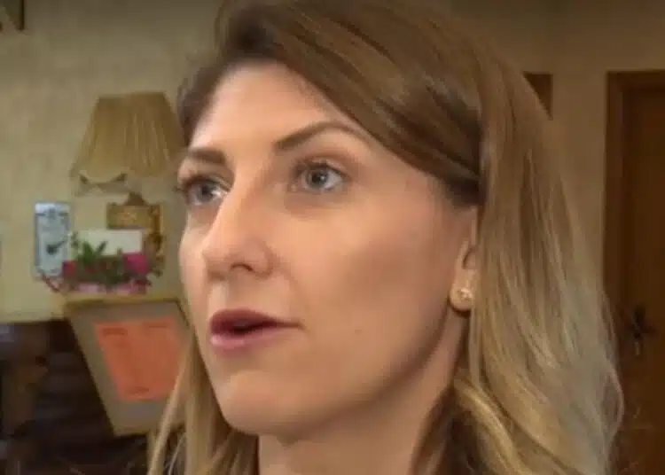 Мениджър: Ако искате настаняване в хубав хотел ще трябва да платите около 1300 лева на човек 1 Мениджър: Ако искате настаняване в хубав хотел ще трябва да платите около 1300 лева на човек 1