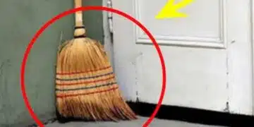 Няколко забранени начина, по които не трябва да поставяте метлата, за да не предизвикате нещастие и бедност в дома си 2