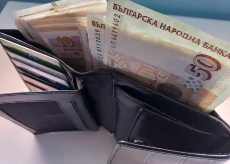 Остава малко време ако искате да платите данъка на колата и апартамента с отстъпка 1
