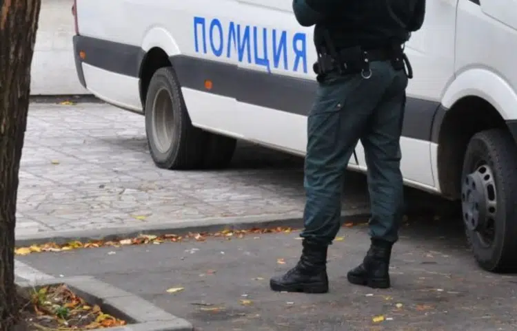 При акция на полицията е задържан бургаски бизнесмен заедно с жена му и детето му 1